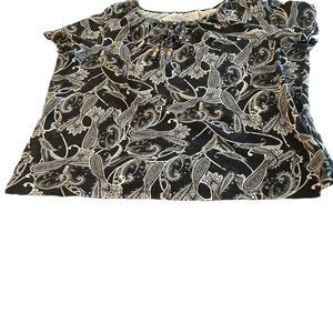 Craft and Barrow black and white paisley short sleeve top